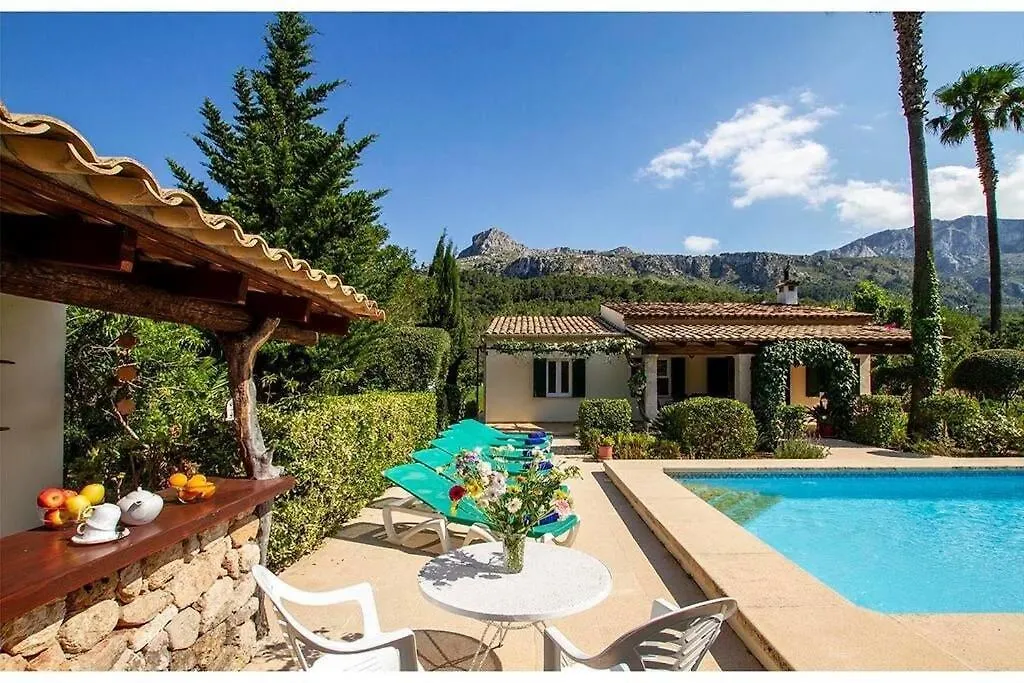 Fantastic Villa In A Quiet Area Near Pollensa By Renthousing