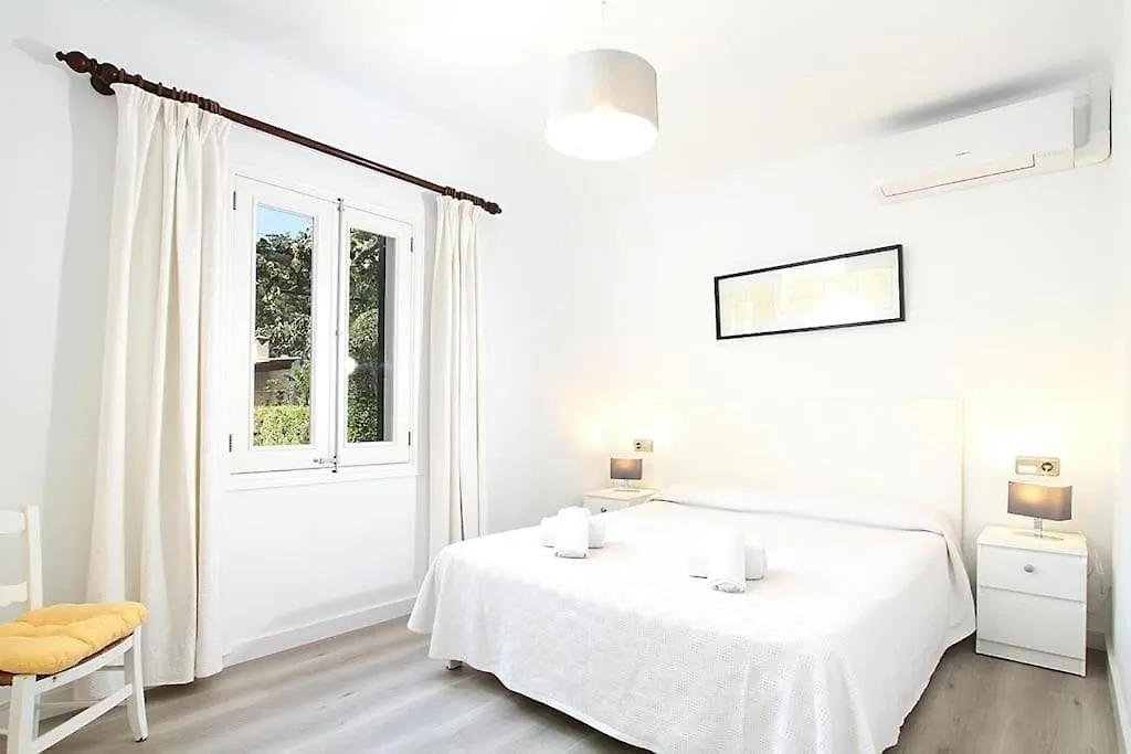 Fantastic Villa In A Quiet Area Near Pollensa By Renthousing