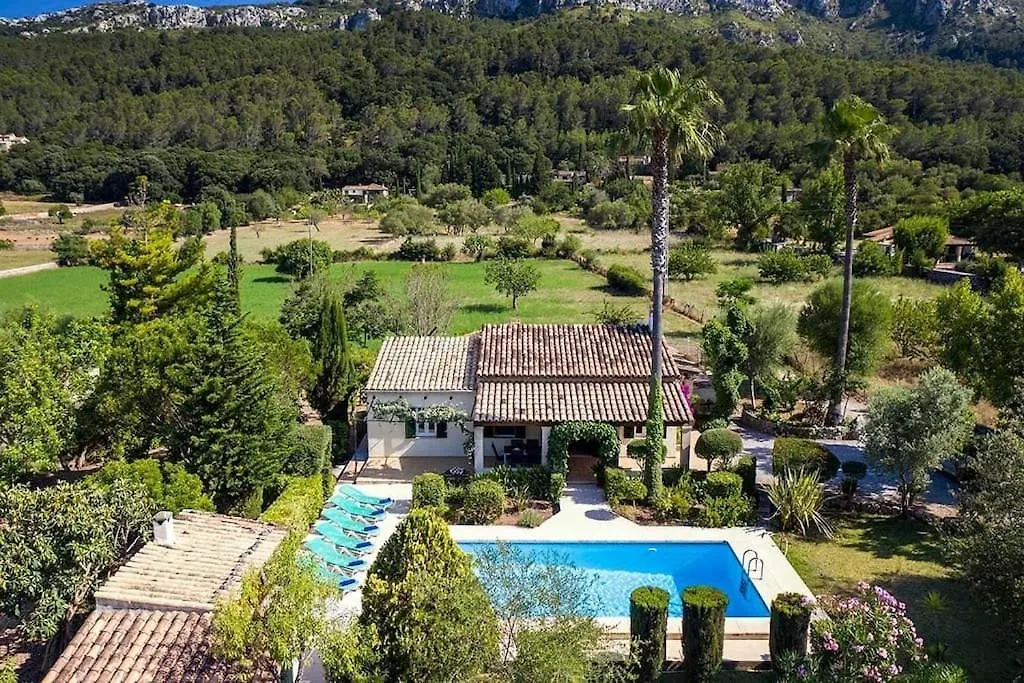 Fantastic Villa In A Quiet Area Near Pollensa By Renthousing