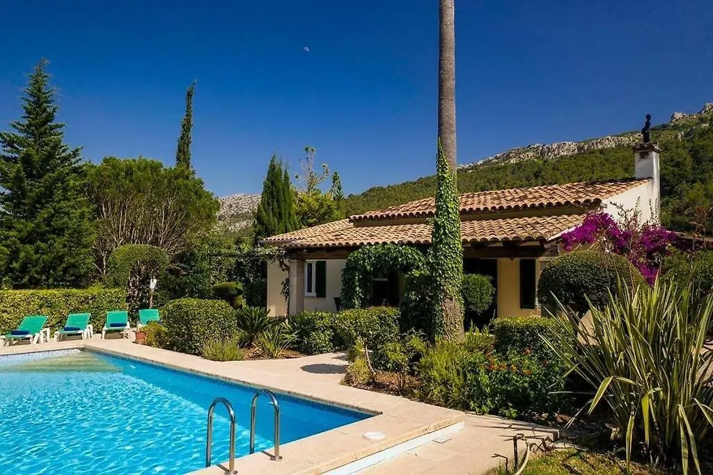 Fantastic Villa In A Quiet Area Near Pollensa By Renthousing