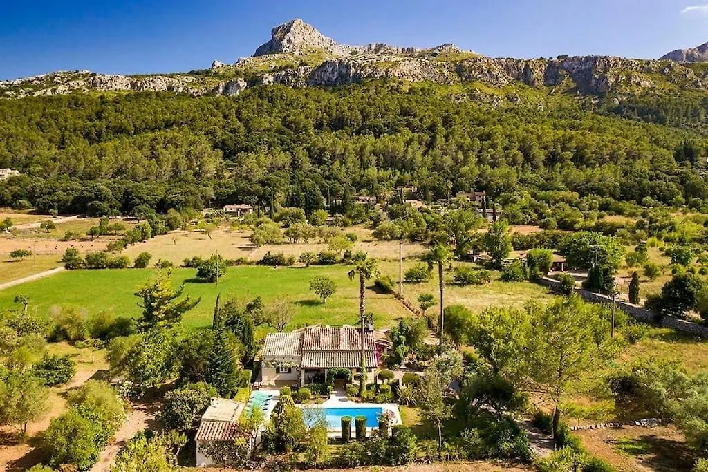Fantastic Villa In A Quiet Area Near Pollensa By Renthousing