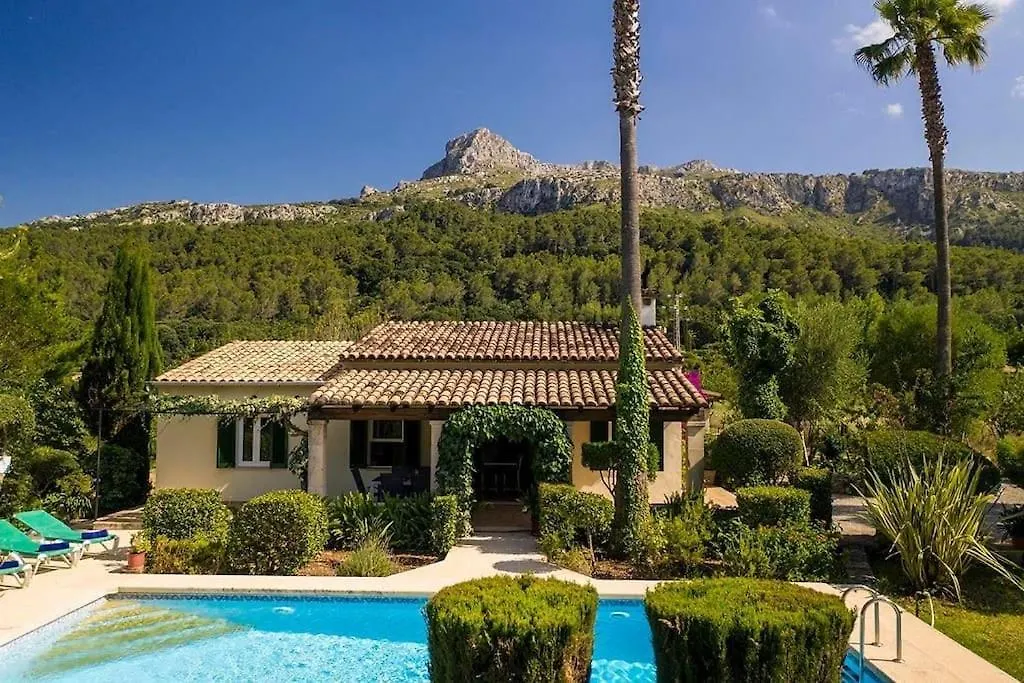 Fantastic Villa In A Quiet Area Near Pollensa By Renthousing