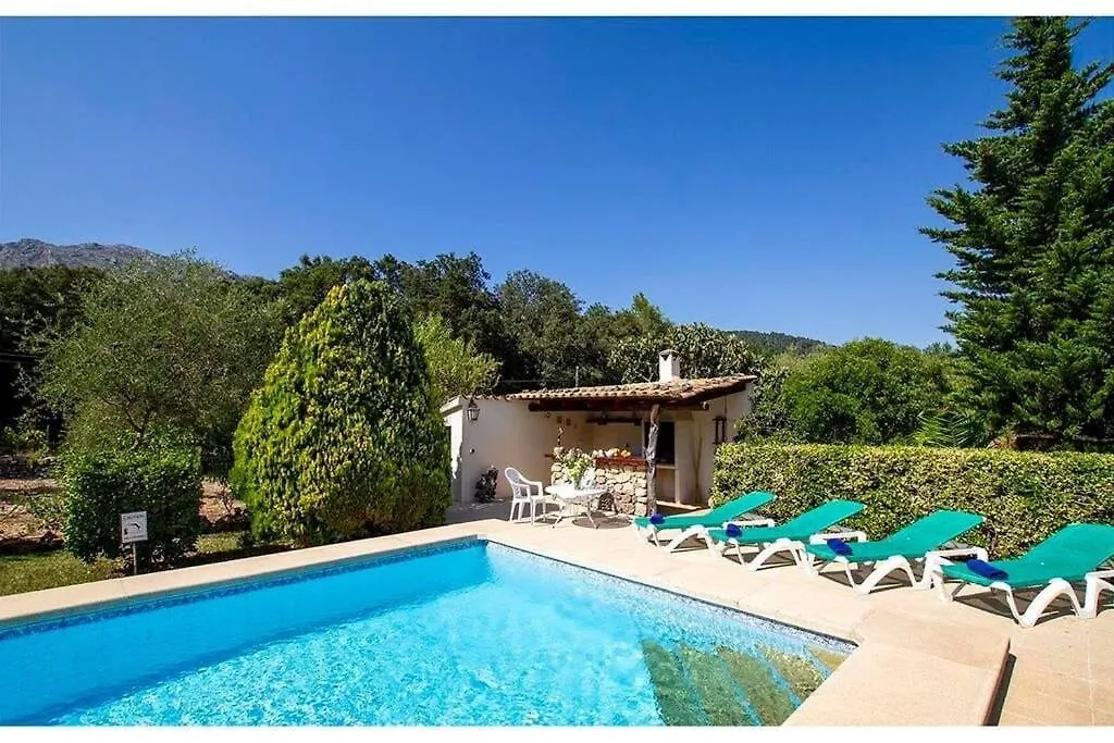 Fantastic Villa In A Quiet Area Near Pollensa By Renthousing